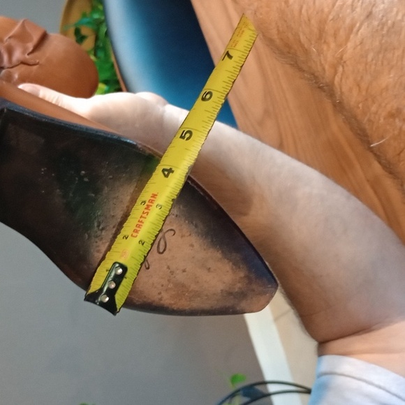 Lucchese Hand made snip toe with Cuban Heel  DRESS boots  size 9 EUC - Picture 9 of 10